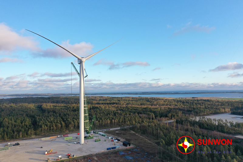 Siemens-Gamesa-11MW-Turbine-Stands-Tall-in-Østerild-1